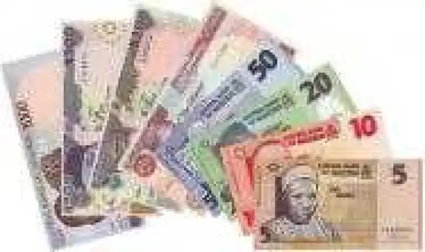 Naira Reverses Gain, Drops To 490/Dollar